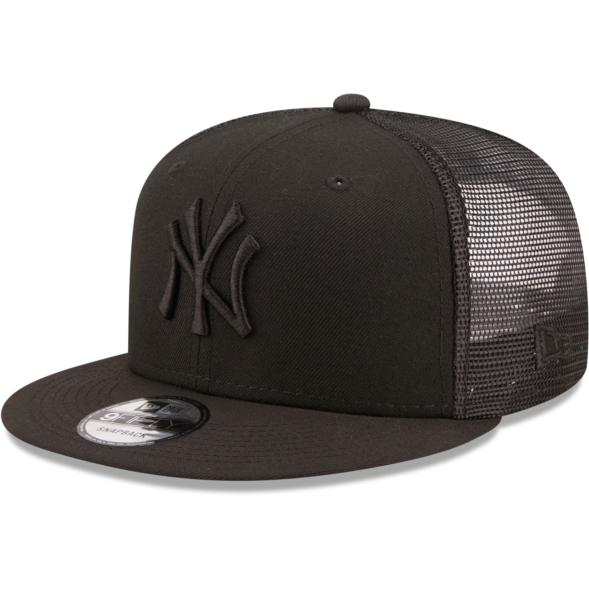 New York Yankees New Era Blackout Trucker 9FIFTY Snapback Hat